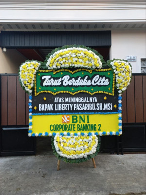 Papan Bunga Duka di Bendungan Hilir